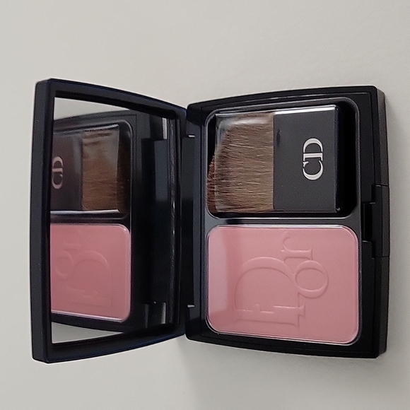 COPY - Dior blush 846 lucky pink - Picture 7 of 7